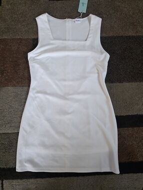 Classic White Sleeveless Mini Dress